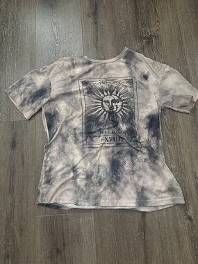 SHEIN Light Gray Tee with Black Label